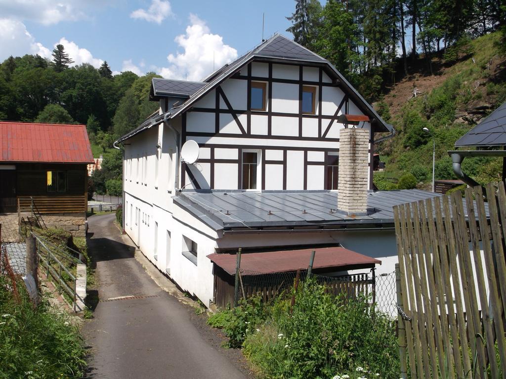 Penzion Falkenstejn Ceska Kamenice Exterior photo